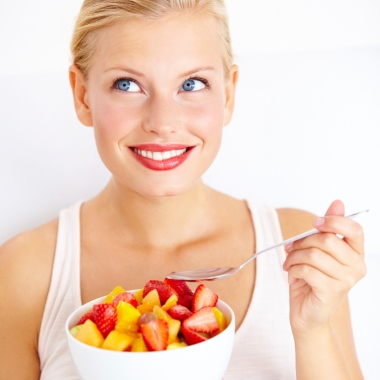 Leichter Snacks über den Tag verteilt - Schwangerschaftsübelkeit