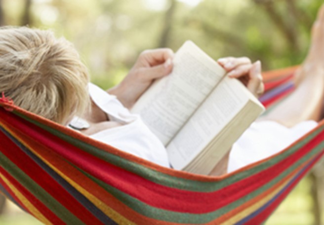 Buch-lesen-Haengematte Buch-lesen-Haengematte